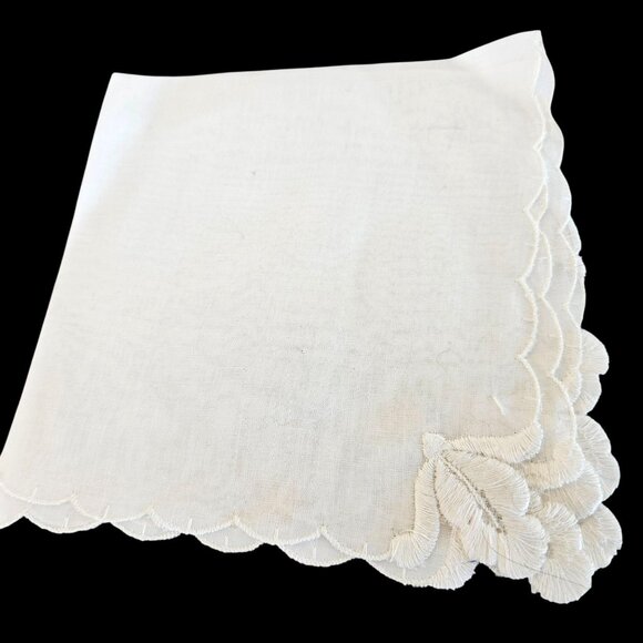 Tin Toy Soldier Instant Vintage Christmas Collection Hankie Decor Bundle - Picture 4 of 13